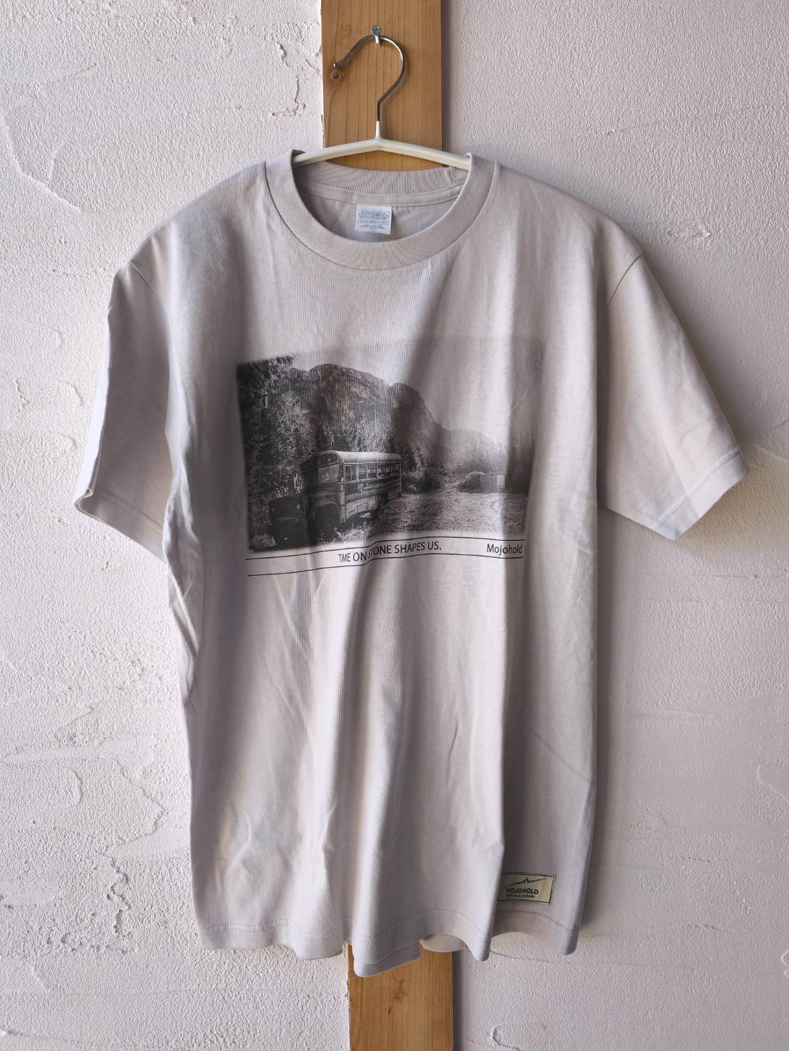 Mojo T「The Bus」