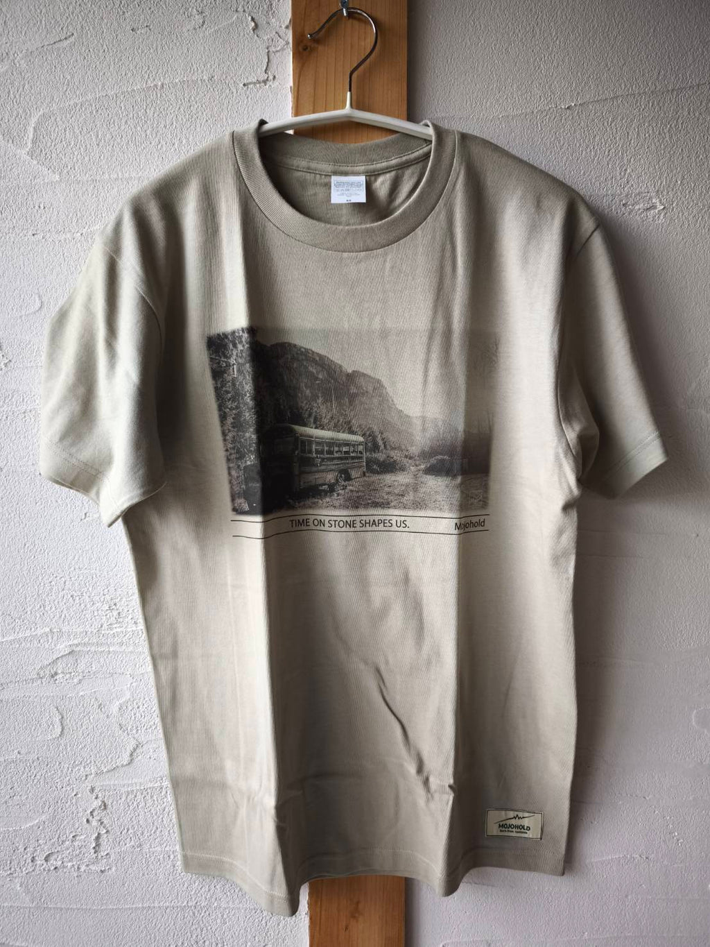 Mojo T「The Bus」