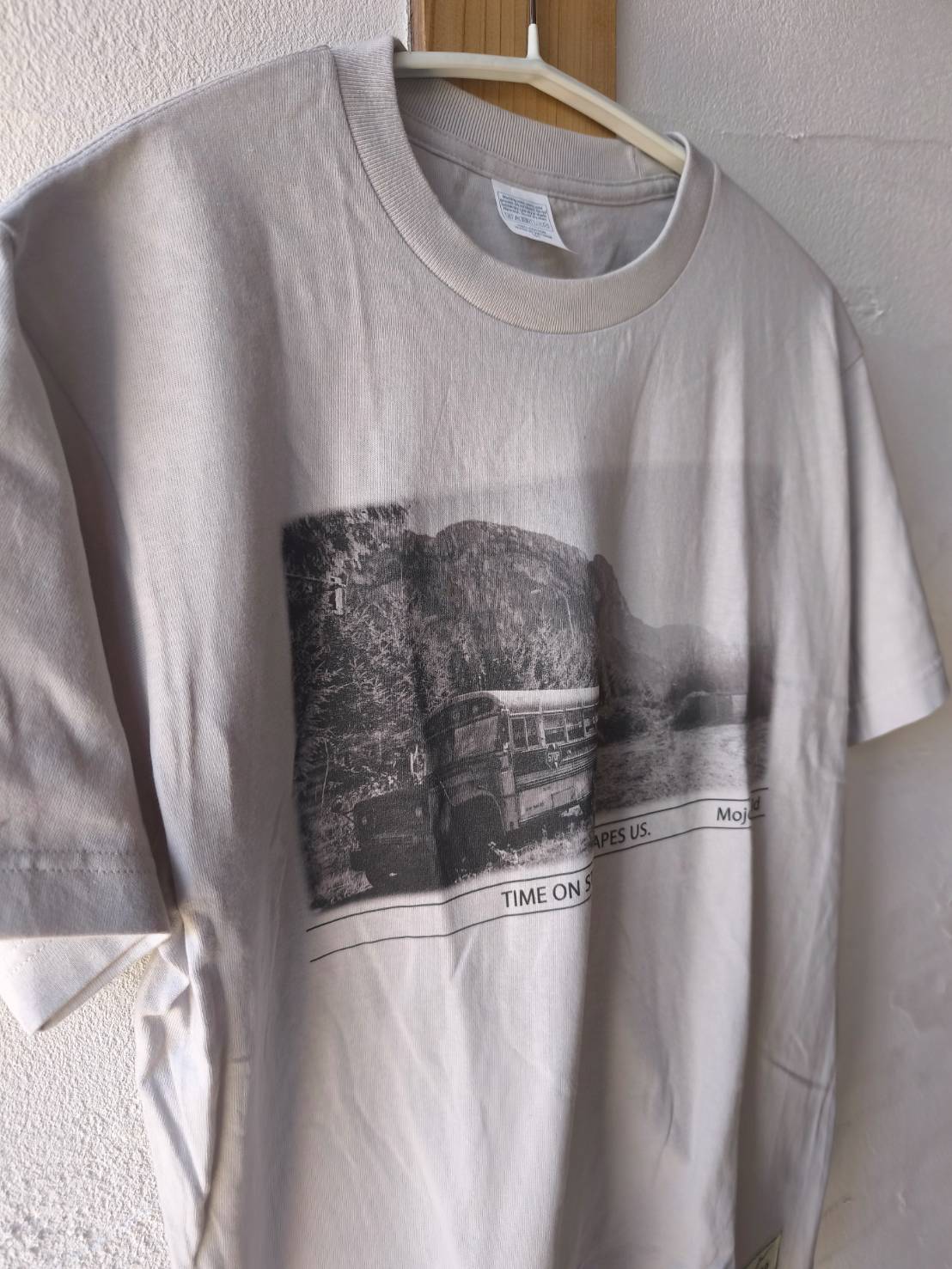 Mojo T「The Bus」