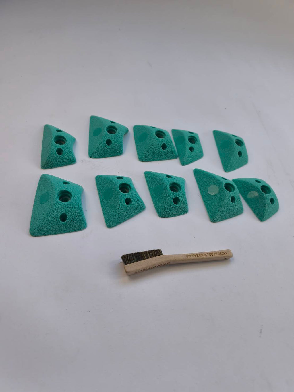 One Angle incut feet [10］