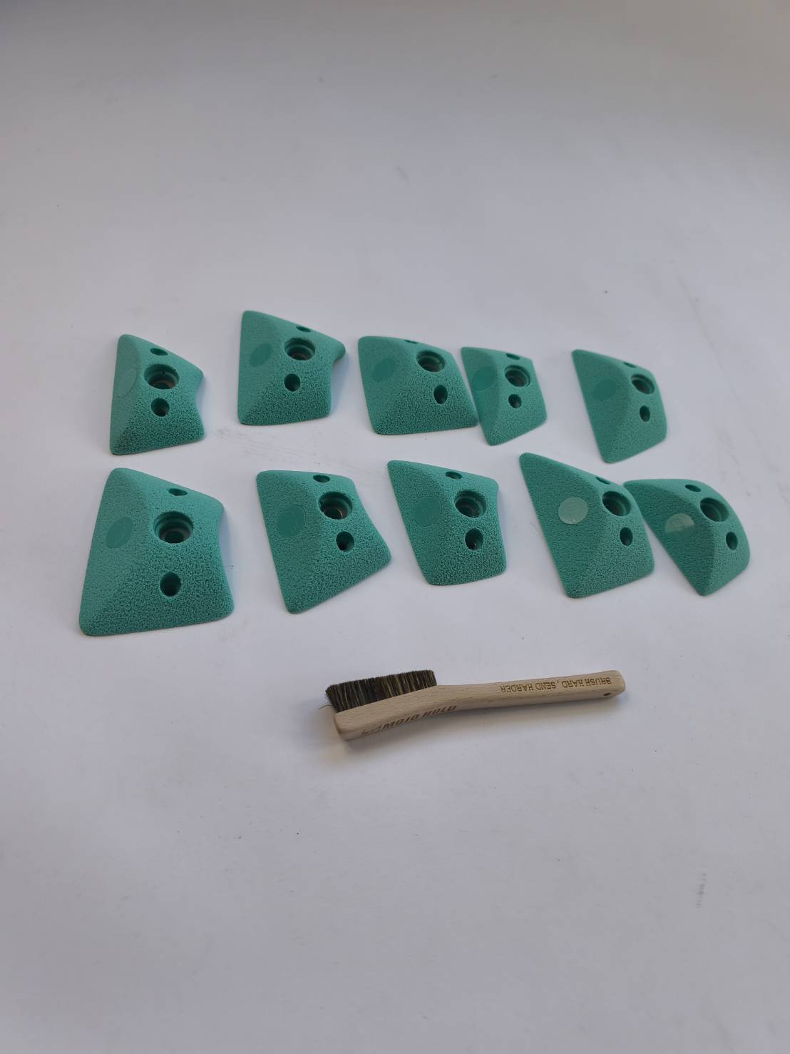 One Angle incut feet [10］